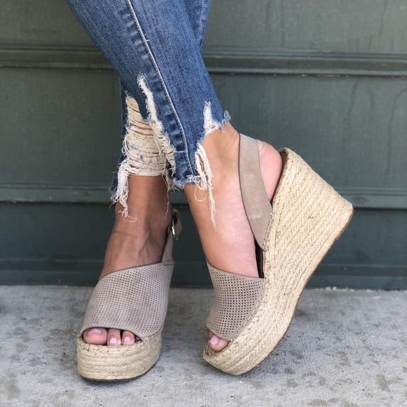 Marc Fisher Espadrille Wedge Sandal - New w/ Box - Picture 8 of 8